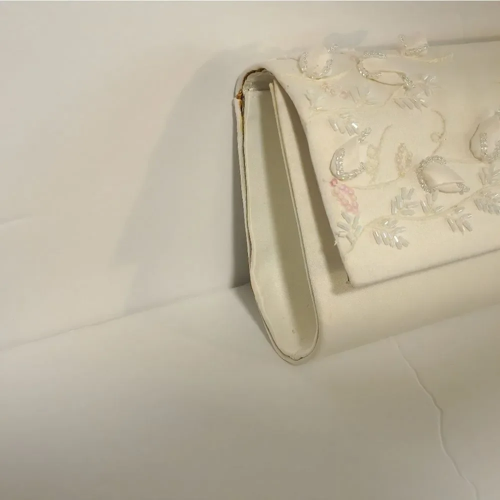 Things Remembered Vintage Cream Silk Beaded Clutch Bag